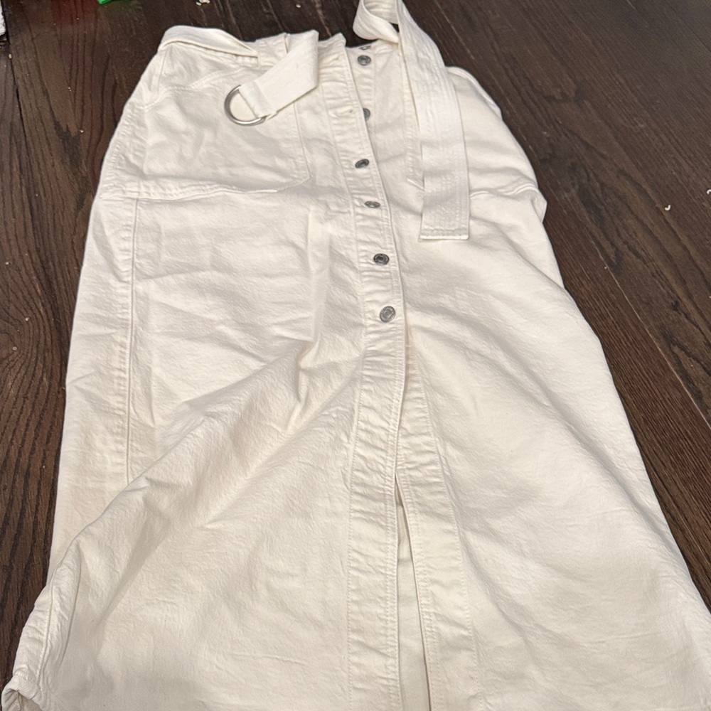 Off White Button-Front Women's Skirt with Belt